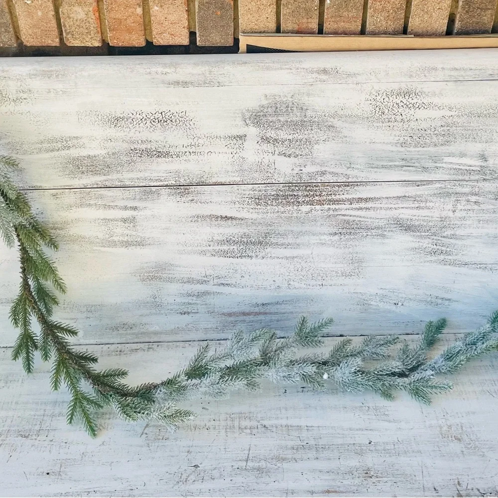 *Ice Finish Garland